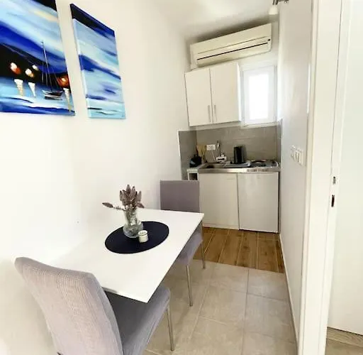 アパート Beautiful With Balcony & Sea View *