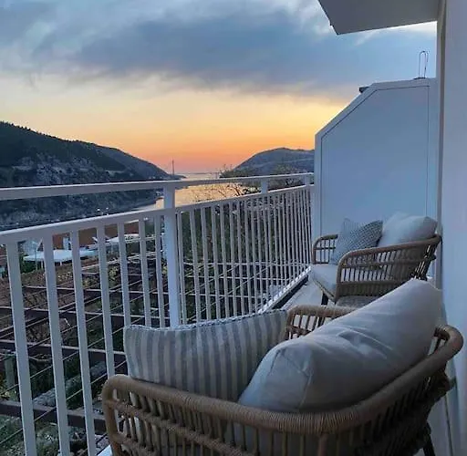 Beautiful With Balcony & Sea View アパート Dračevo Selo