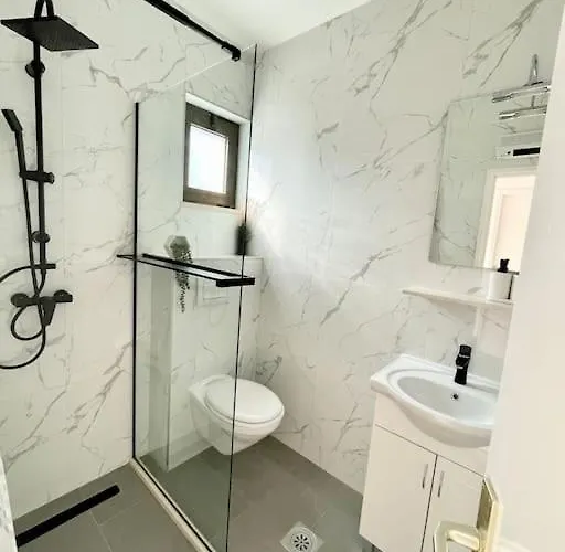 Apartament Beautiful With Balcony & Sea View